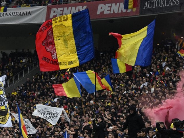 Euforia pentru meciul decisiv dintre Rapid București și Fenerbahçe Istanbul a atins cote maxime în România, iar suporterii tricolori se pregătesc să transforme Stadionul din Istanbul în adevăratul „infern” pentru adversari