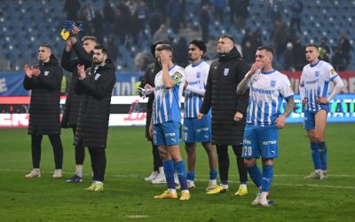 Universitatea Craiova învinsă acasă de FC Argeș: un meci cu momente tensionate și imagini emoționante din tribună Universitatea Craiova a suferit o înfrângere dureroasă pe propriul teren, fiind învinsă cu 0-1 de FC Argeș, într-un meci tensionat și plin de încercări