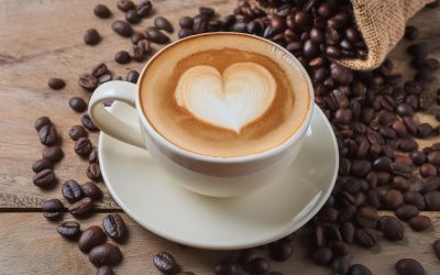 Cafeaua, asociată de obicei cu energia de dimineață și cu o stare de alertă accentuată, pare să ascundă în spate beneficii neașteptate pentru sănătatea mentală