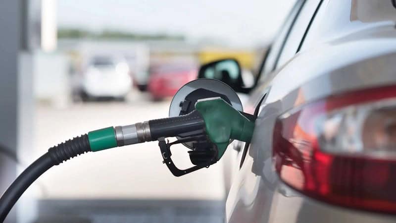 Prețurile carburanților din România au cunoscut o creștere rapidă în ultimele zile, în contextul tensiunilor din Orientul Mijlociu și a perturbărilor în piața energetică mondială, fenomen care a dus prețul barilului de țiței Brent la cel mai înalt nivel din ultimele 19 luni, atingând pragul de 84 de dolari