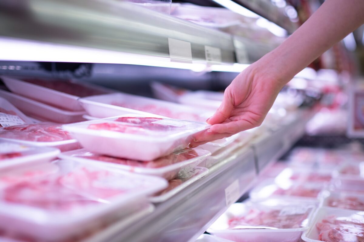 Alerte alimentare cu ocazia Paștelui: peste 50 de kilograme de carne de pui contaminate cu Salmonella retrase din magazine Pe măsură ce Sărbătorile Pascale se apropie, autoritățile din domeniul sănătății publice au făcut o descoperire îngrijorătoare