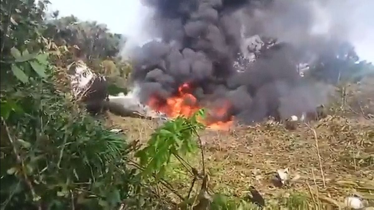 Tragedie în Columbia: un avion militar prăbușit în junglă, cel puțin 8 morți și 83 de răniți O tragedie devastatoare a lovit Columbia luni după-amiază, atunci când un avion de tip Lockheed Martin C-130 Hercules s-a prăbușit în regiunea Putumayo, aproape de frontiera cu Ecuador și Peru