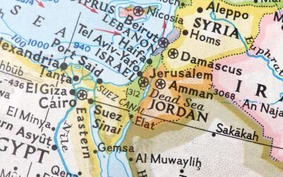 Locații din Emiratele Arabe Unite și nu numai, cu poziții GPS complet deviate sau incorecte, sunt în centrul unei situații neobișnuite cauzate de perturbări de semnal, legate de recentul conflict din Golf
