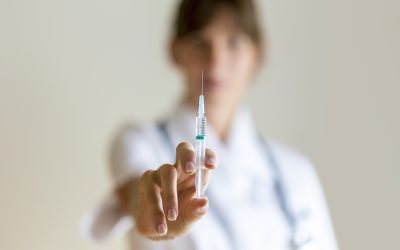 De ce o simplă injecție poate fi percepută ca fiind mai dureroasă decât ne-am fi așteptat? Răspunsul s-ar putea să nu fie legat doar de ac sau de tehnica medicului, ci și de felul în care oamenii percep și interpretează experiența durerii, influențați de ceea ce aud de la cei din jur