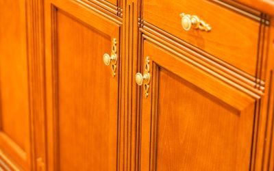 Dulapurile laminat pot fi o alegere durabilă pentru mobilierul din locuințe sau spații comerciale, dar pentru a-și păstra aspectul și funcționalitatea, întreținerea corectă este esențială
