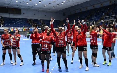 Parcă într-un scenariu de film palpitant, echipa de handbal feminin a României, Gloria Bistrița, a scris o pagină memorabilă în istoria competițiilor europene