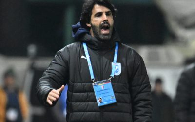 Dumitru Coelho, înstăritul antrenor brazilian, își exprimă incertitudinea despre viitoarea sa prezență pe banca tehnică a Universității Craiova, după un debut dificil în campionat și un eșec dur în fața celor de la FC Argeș Căderea spectaculoasă a Universității Craiova din primele partide ale noului sezon a readus în discuție situația antrenorului principal, Dumitru Coelho