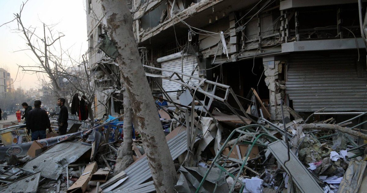 Războiul din Orientul Mijlociu escaladează: SUA și Iran în fața unei crize ce poate deveni globală Conflictul ce atingea deja cea de-a patra zi de la declanșare a intrat într-o nouă etapă, după ce Statele Unite și Iran s-au aflat în centrul unei confruntări tensionate, cu potențial de a se extinde dincolo de granițele regionale