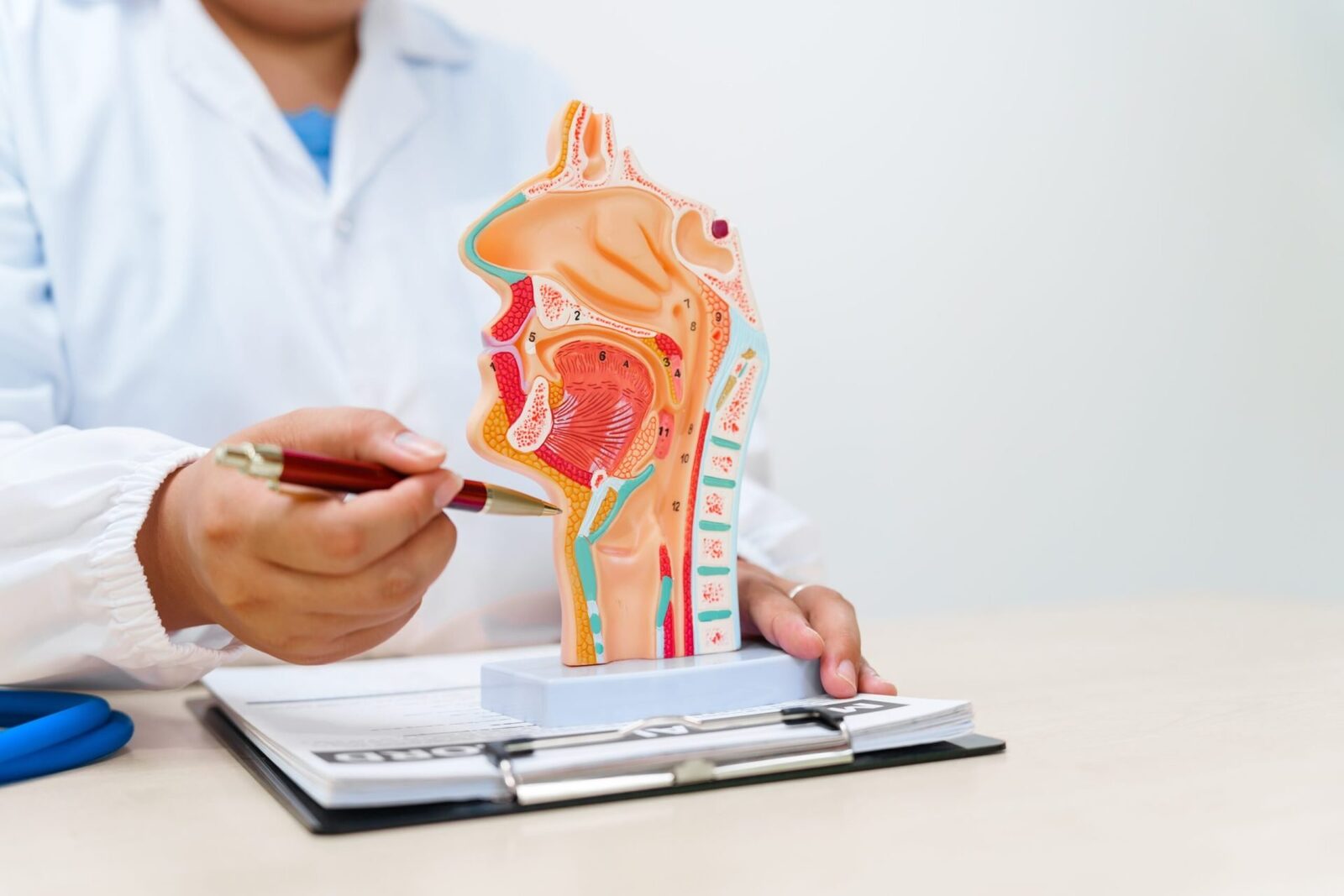 O inovație medicală revoluționară în lupta pentru tratarea congenitală a esofagului Un avans major în domeniul chirurgiei regenerative ar putea transforma complet modul în care sunt tratate anumite defecte congenitale ale esofagului