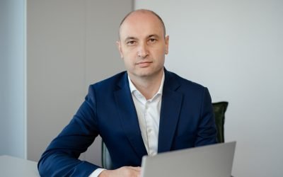 Două decenii de prezență pe piața românească: Aon modelează deciziile de business cu expertiză și inovare Odată cu împlinirea a două decenii de activitate în România, Aon, unul dintre cei mai importanți jucători în domeniul consultanței în asigurări, riscuri și soluții de expertiză, își reafirmă angajamentul față de clienții locali, contribuind activ la dezvoltarea mediului de afaceri și la adaptarea companiilor la provocările vremurilor