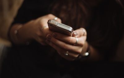 Avocată din Botoșani alimenta deținut cu telefoane pentru escrocherii prin metoda „accidentul”