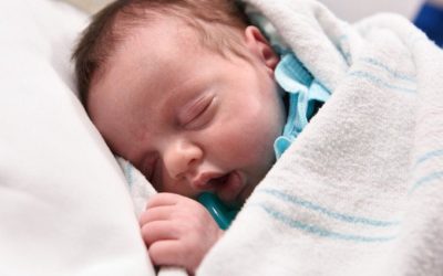 Refuzul părinților de a administra măsuri preventive esențiale pentru nou-născuți devine o problemă tot mai acută în America de Nord, o situație care generează îngrijorare atât în rândul medicilor, cât și în comunitatea științifică