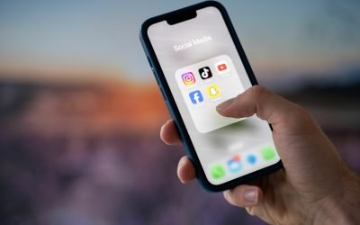 Polonia plănuiește să interzică utilizarea telefoanelor mobile în școli pentru elevii sub 16 ani, măsură ce urmează să se aplice începând cu 1 septembrie 2026