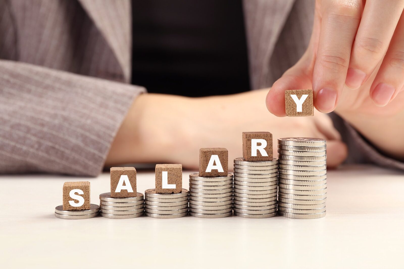 Piața muncii din România a înregistrat anul trecut schimbări semnificative, atât în ceea ce privește dinamica angajărilor, cât și în privința creșterii salariale