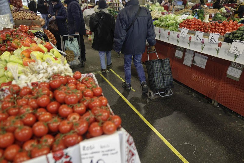 Bancherii prevăd inflație peste 10% de la martie