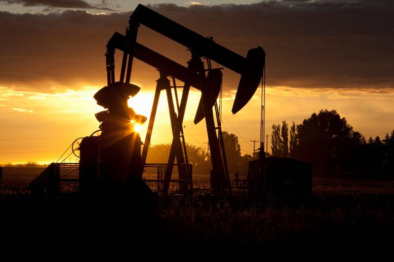 Piețele financiare globale traversează o perioadă de tensiune extremă, alimentată de volatilitate accentuată în sectorul petrolier, însă această agitație nu s-a extins proporțional la celelalte clase de active