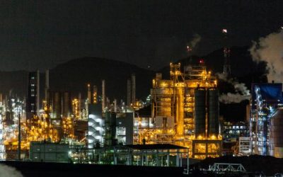 Kuweitul reduce producția de petrol în contextul tensiunilor din Orientul Mijlociu Kuweitul a anunțat recent decizia de a reduce temporar producția și rafinarea de petrol, ca măsură preventivă în fața escaladării conflictului din Iran