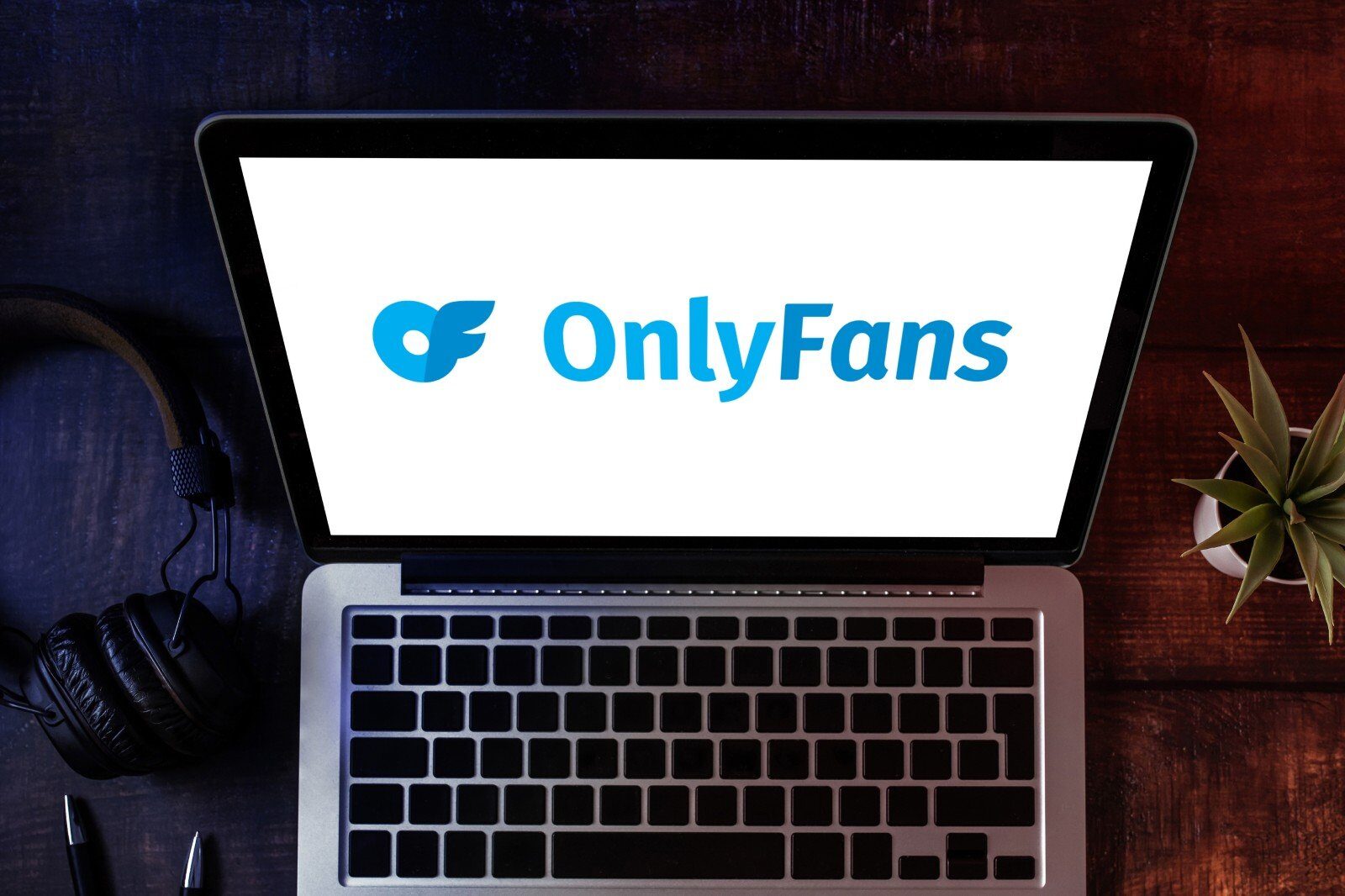 Leonid Radvinsky, miliardarul ucrainean cunoscut pentru implicarea sa în domeniul tehnologic și pentru deținerea platformei britanice OnlyFans, a încetat din viață la vârsta de 43 de ani, după o lungă luptă cu cancerul