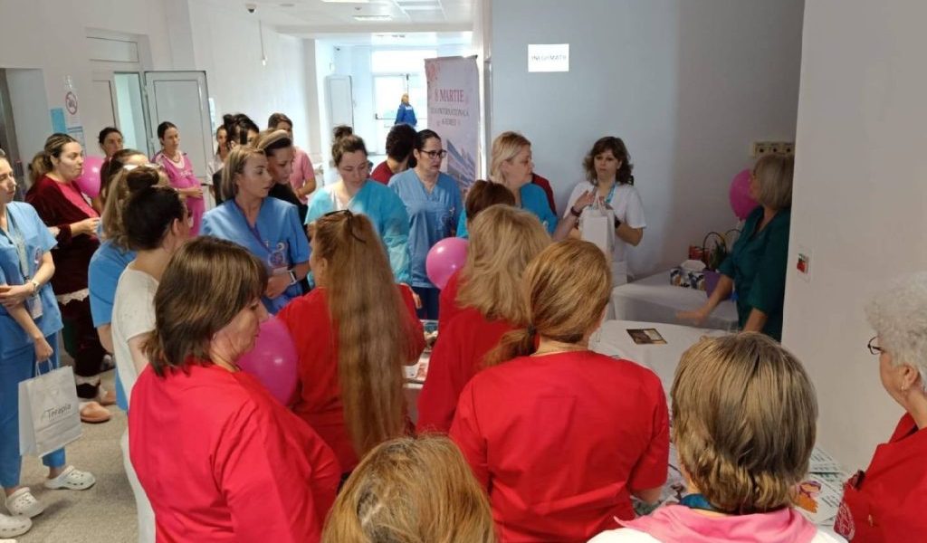 Maternitatea Buzău, în centrul atenției de Ziua Internațională a Femeii, celebrează feminitatea, dedicarea și empatia medicilor și mămicilor Miercuri, 4 martie, maternitatea din Buzău și Spitalul Județean de Urgență au organizat un eveniment special dedicat femeilor din comunitate, cadre medicale și mame internate, marcând astfel Ziua Internațională a Femeii printr-o serie de activități menite să evidențieze importanța și frumusețea rolului feminin în societate și în familie