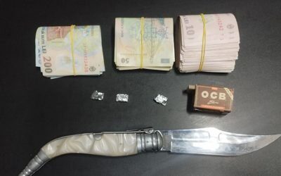 Tânăr din Mangalia depistat cu droguri, bani și briceag