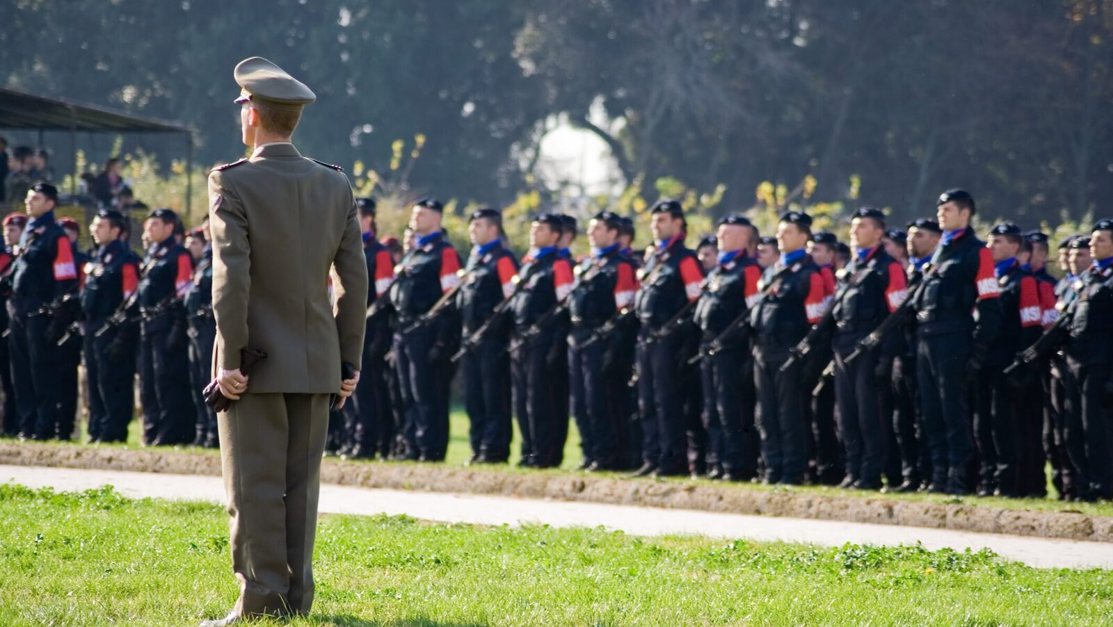 Europa oferă diferite modele de sprijin pentru veteranilor militari, dar cel mai remarcabil este sistemul diferit adoptat de țările cu comunități semnificative de români