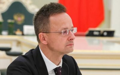 Tensiuni acutizate între Ungaria și Ucraina în contextul războiului din Orientul Mijlociu și al crizei energetice După o serie de declarații dure și dispute de cabinet, relațiile dintre Ungaria și Ucraina au ajuns în pragul unui conflict deschis, în timp ce scena internațională se află în continuare sub tensiune, în special din cauza impactului crizei din Orientul Mijlociu și a apropiatei posibile creșteri a prețurilor la energie