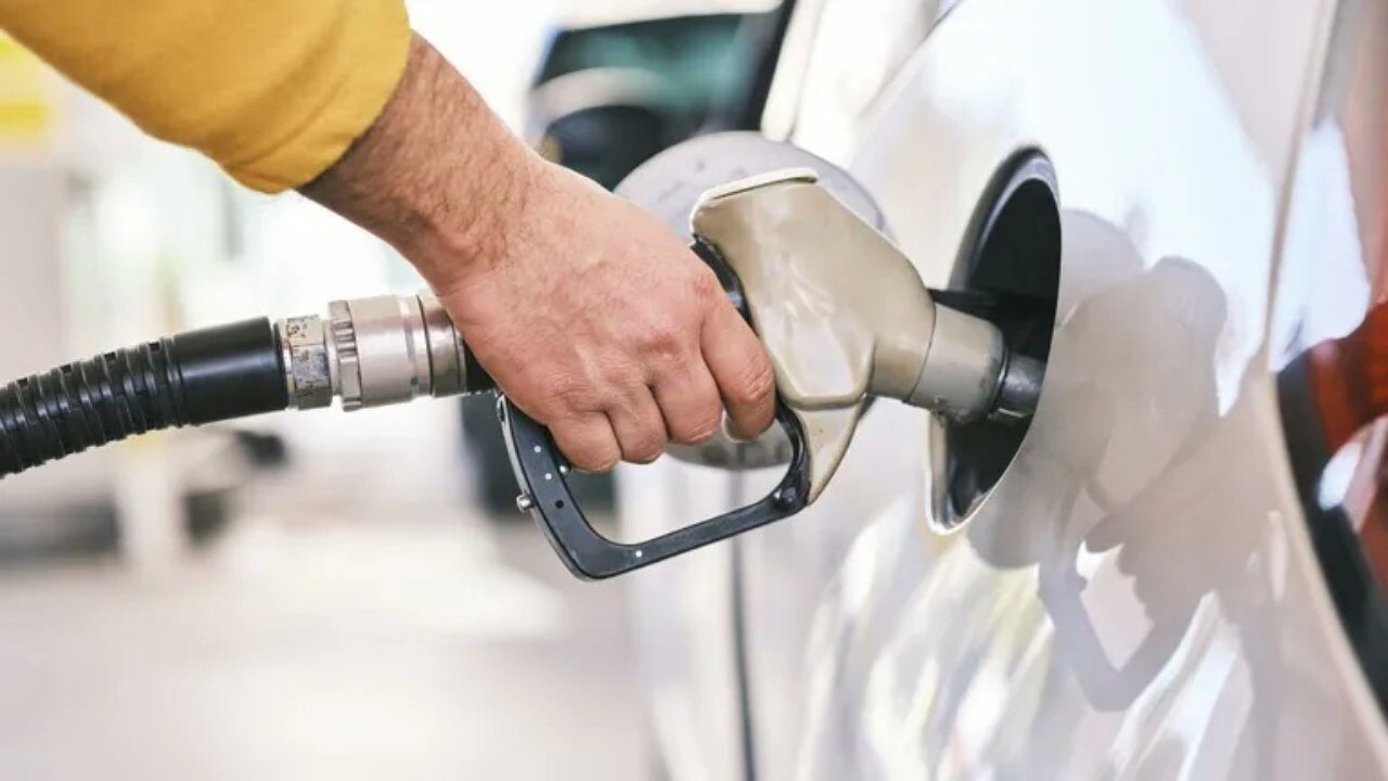 Prețul motorinei nu va mai coborî sub limita de 10 lei pe litru, această predicție fiind făcută de Dumitru Chisăliță, președintele Asociației Energia Inteligentă