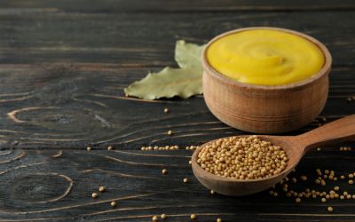 Un sos cald de muștar, simplu de preparat și plin de savoare, poate fi secretul pentru a transforma o friptură obișnuită într-un adevărat deliciu culinar