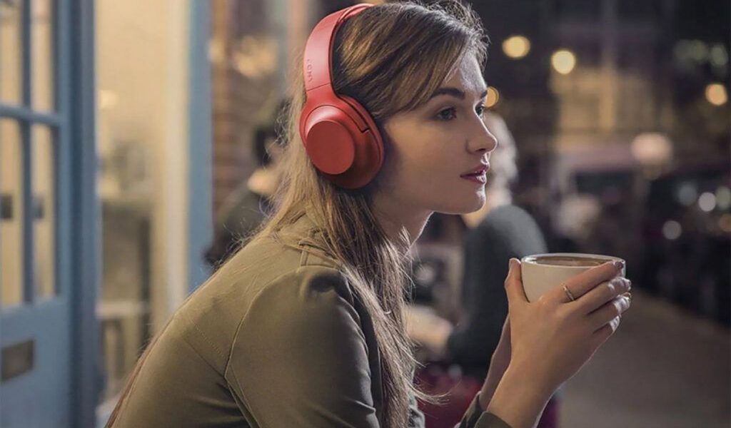 Rezultate alarmante: toate căștile audio testate în cadrul unui studiu european conțin substanțe chimice periculoase O cercetare europeană recentă a scos la iveală un fapt șocant pentru consumatorii de tehnologie: fiecare dintre cele 50 de modele de căști audio analizate conține substanțe chimice dăunătoare, precum bisfenoli și ftalați