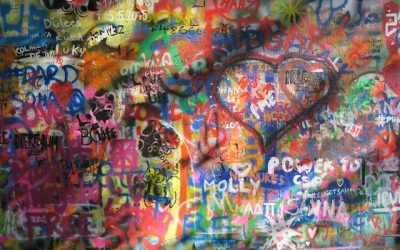 Primarul Capitalei propune un dialog pentru valorizarea artei stradale în București Într-o initiativă menită să recunoască și să reglementeze mai bine fenomenul graffiti-ului în Capitală, primarul general Ciprian Ciucu lansează o invitație oficială pentru autorii de artă stradală