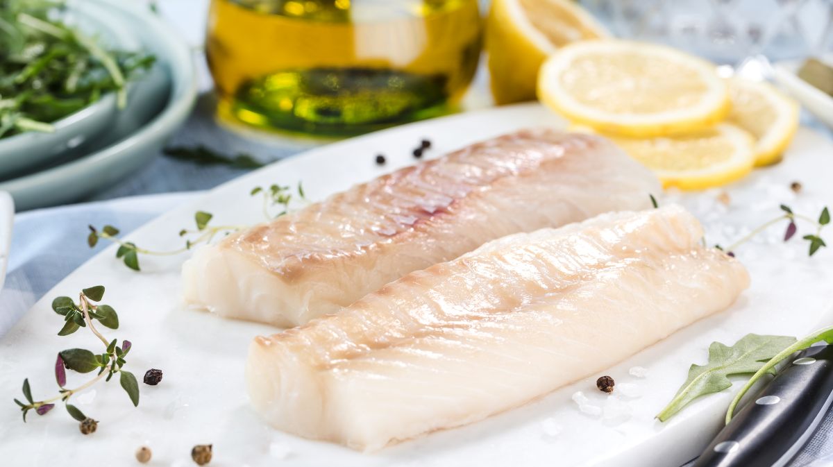 Pangasius, peștele alb ieftin care a pătruns în buzunarul românilor, ascunde un pericol neașteptat sub aparența sa de aliment accesibil și popular