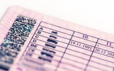 România a introdus măsuri fără precedent în gestionarea sancțiunilor pentru abaterile rutiere, modificări care schimbă radical modul în care conducătorii auto sunt pedepsiți și obligați să-și recupereze permisul de conducere