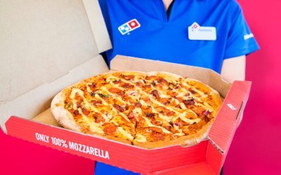 Un rus care și-a tatuat sigla Domino’s pentru pizza gratuită timp de o sută de ani a pierdut procesul în instanță Un incident care a captat atenția opiniei publice din Rusia a fost recent soluționat în instanță, dar nu în favoarea participantului