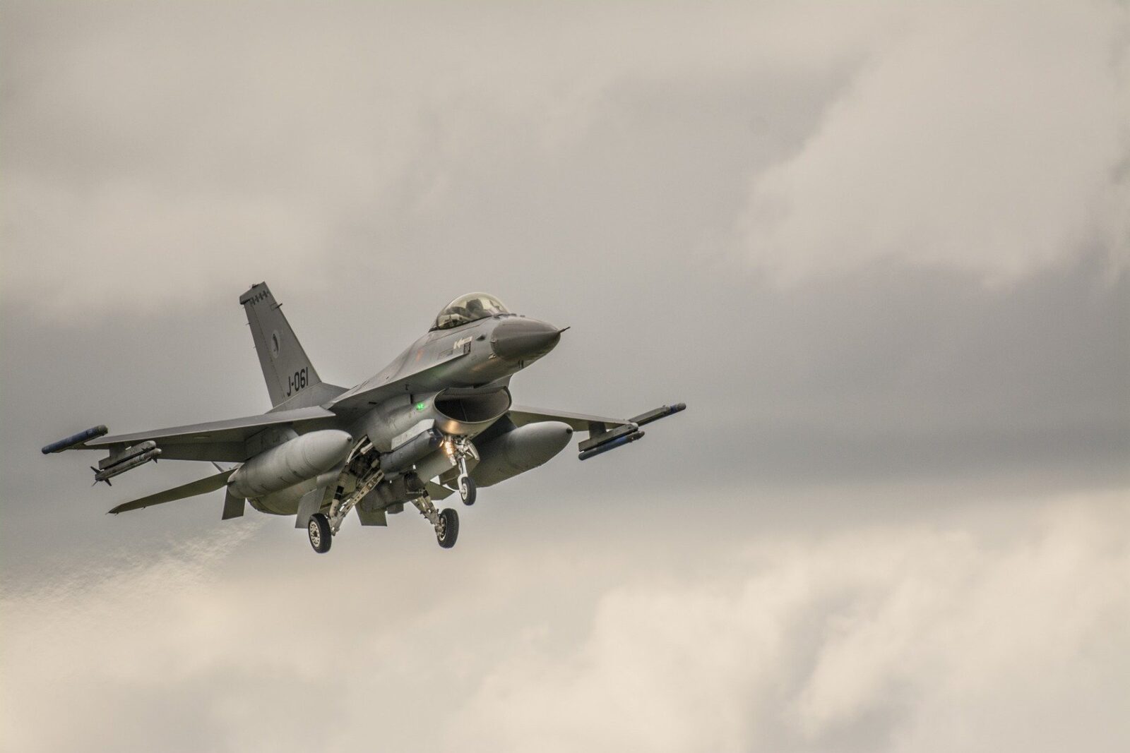 Consiliul de Securitate al Greciei aprobă achiziția unui sistem de apărare aeriană și modernizarea a 38 de F-16