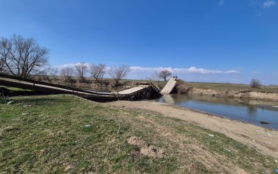 Pod surpat în județul Covasna, traficul blocat