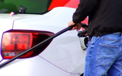 Guvernul României plănuiește să ia măsuri urgente pentru a tempera creșterea galopantă a prețurilor carburanților, declarând oficial o situație de criză pe piața țițeiului și a produselor petroliere