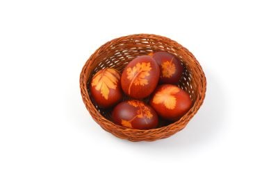 Protecția sănătății în sezonul sărbătorilor pascale ar trebui să înceapă cu alegerile inteligente în ceea ce privește produsele alimentare, mai ales în contextul creșterii consumului de ouă și produse din ouă