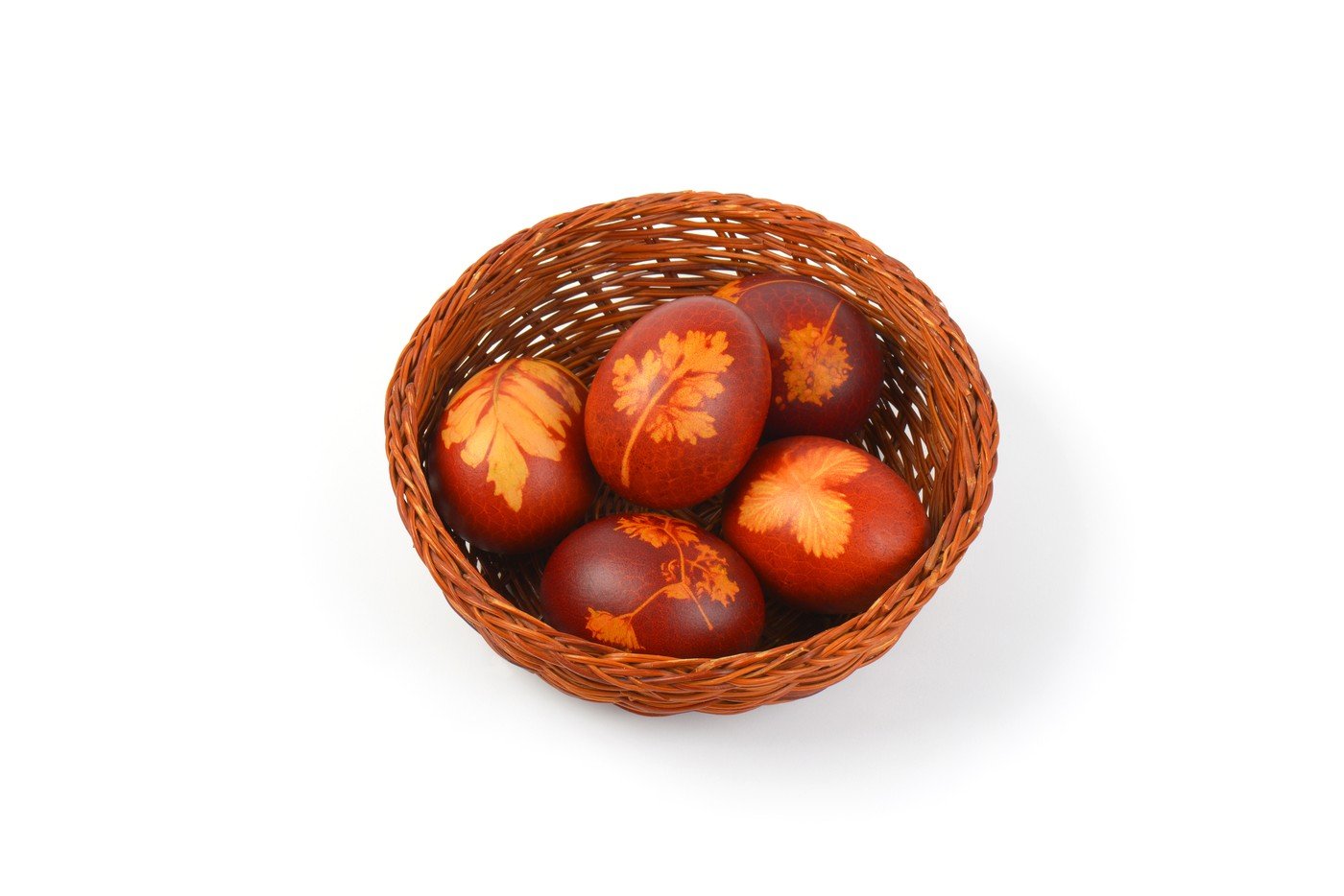 Protecția sănătății în sezonul sărbătorilor pascale ar trebui să înceapă cu alegerile inteligente în ceea ce privește produsele alimentare, mai ales în contextul creșterii consumului de ouă și produse din ouă