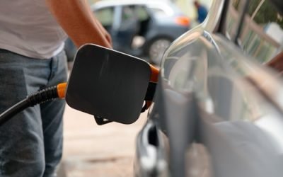 Guvernul român plănuiește să recurgă la intervenții directe pe piața carburanților, în contextul creșterii accelerate a prețurilor la petrol și a impactului fluctuațiilor internaționale