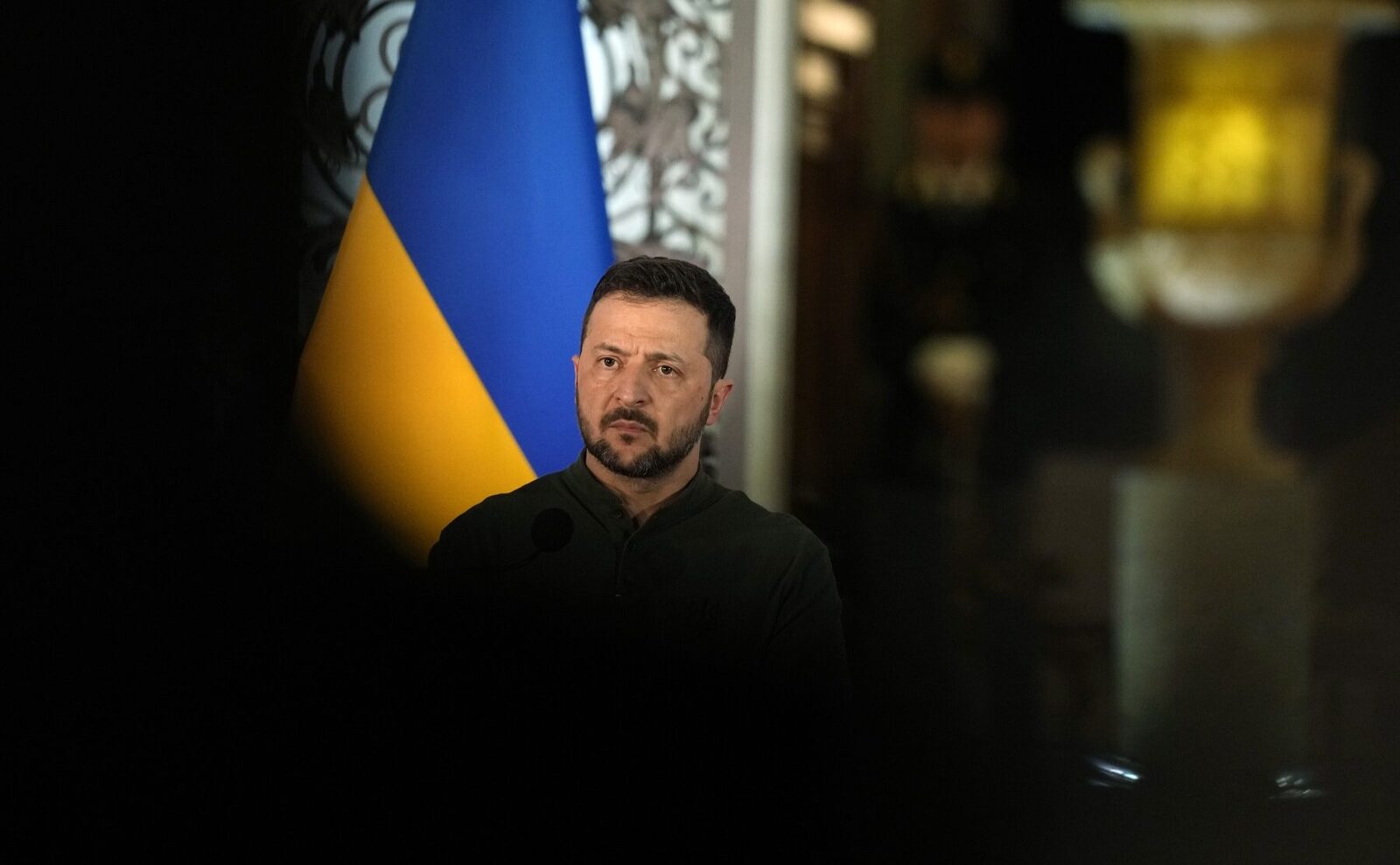 Președintele Zelenski avertizează despre pregătirile militare ale Ucrainei și tensiunile cu Iranul și Rusia Președintele Ucrainei, Volodimir Zelenski, a făcut o declarație semnificativă în discursul său de duminică seară, în care a confirmat disponibilitatea militară a țării pentru a apărține nu doar teritoriul național, ci și altor regiuni strategice, precum Golful Persic