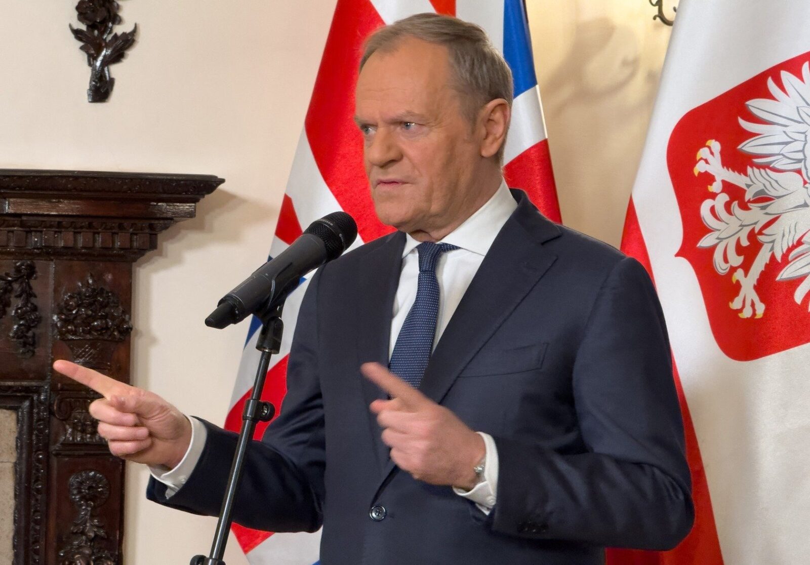 Premierul polonez Donald Tusk avertizează asupra unei posibile escalade în conflictul din Orientul Mijlociu, un semnal grav care adaugă un nou nivel de tensiune pentru regiune și dincolo de ea