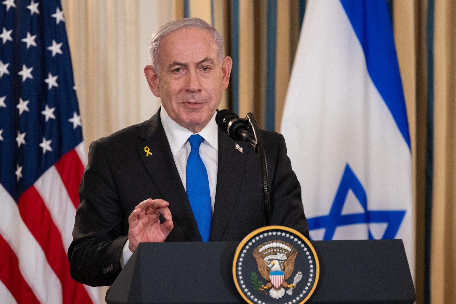 Premierul israelian Benjamin Netanyahu în vizită simbolică la frontiera cu Iran, afirmând că Tel Avivul și Washingtonul domină în acest moment cursul conflictului Premierul israelian Benjamin Netanyahu a efectuat duminică o vizită decisivă într-o zonă strategică din apropierea celui mai mare centru nuclear al Israelului, în contextul tensiunilor crescânde din regiune