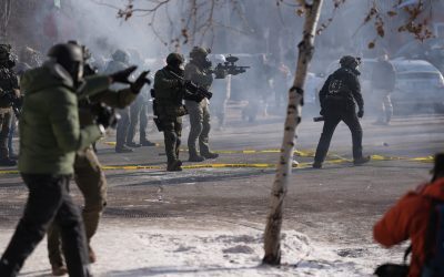 Senatul american aprobă nominalizarea lui Markwayne Mullin pentru Secretar al Securității Interne, în ciuda controverselor Un pas important în procesul de numire a noului șef al Departamentului pentru Securitate Internă din Statele Unite a fost făcut marți, când Comitetul de securitate al Senatului a votat în favoarea lui Markwayne Mullin, în pofida unor îngrijorări exprimate de mai mulți senatori