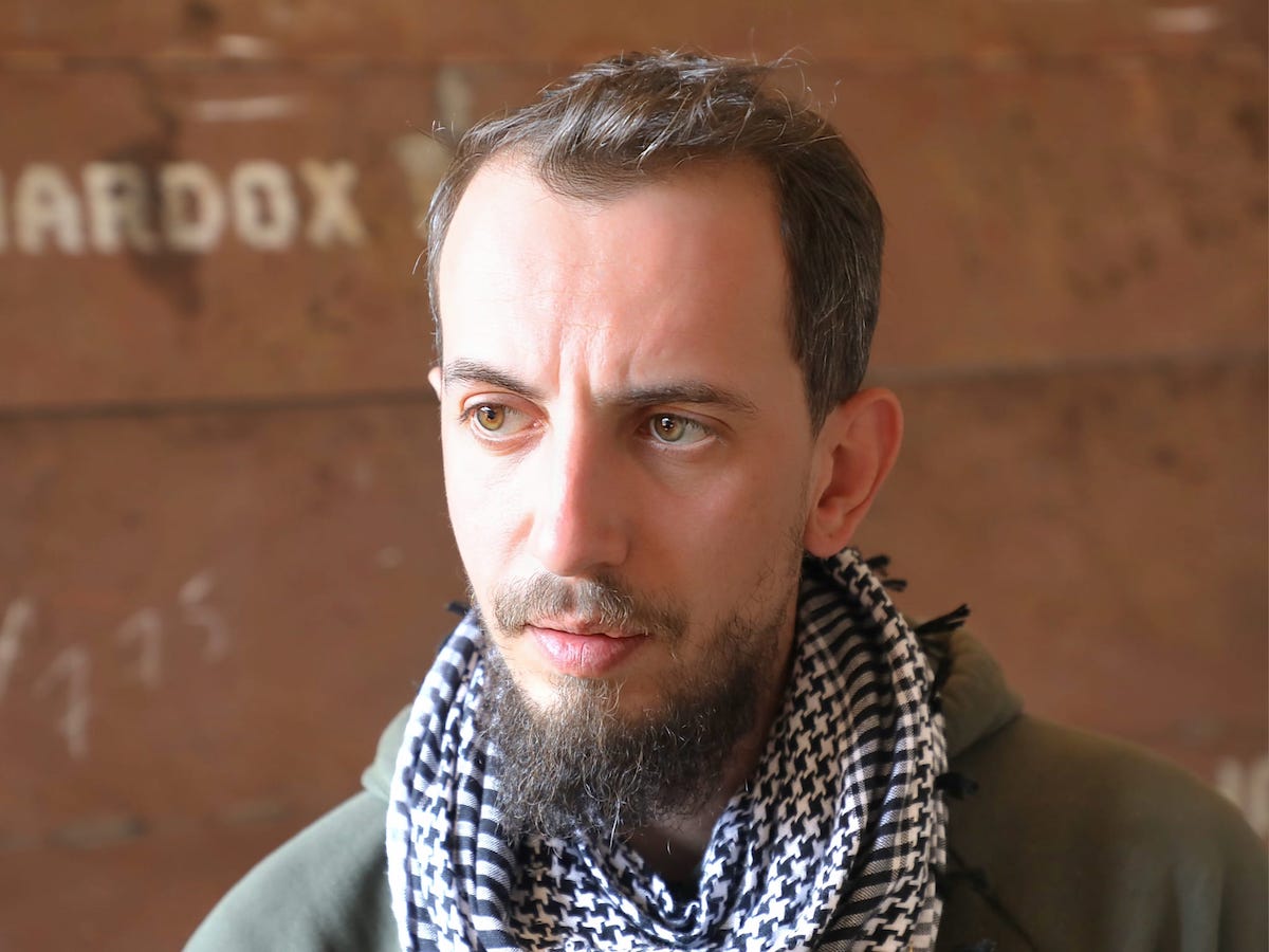 Radu Hossu, corespondent de război în Ucraina și activist civic, a obținut o victorie importantă în instanță, după ce a fost public insultat de două dintre cele mai urmărite televiziuni din România