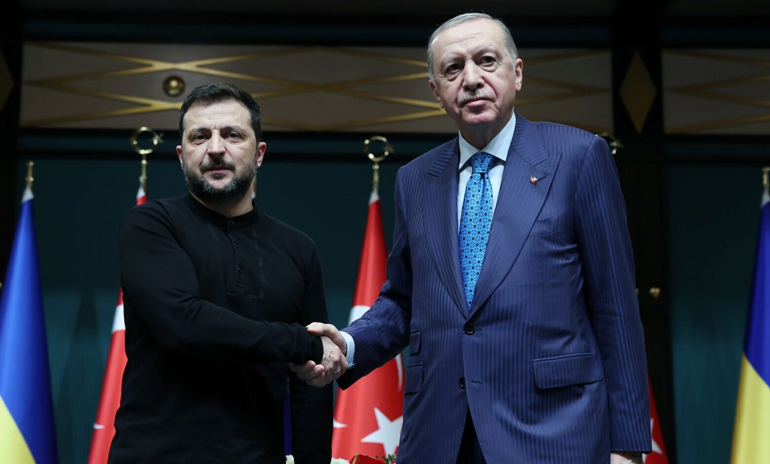 Erdogan atrage atenția asupra importanței de a nu lăsa războiul din Orientul Mijlociu să împiedice eforturile de pace în Ucraina Președintele turc Recep Tayyip Erdogan a tras un semnal de alarmă cu privire la dinamica conflictelor armate din regiuni diferite, subliniind că războiul din Orientul Mijlociu „nu ar trebui să împiedice eforturile de pace în Ucraina”