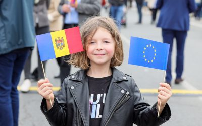 Parlamentul European introduce o clauză de revizuire pentru fondurile destinate aderării și coeziunii în contextul extinderii UE O decizie majoră pentru politica de extindere a Uniunii Europene (UE) a fost anunțată recent de către Parlamentul European, care a propus introducerea unei clauze obligatorii de revizuire a bugetului destinat țărilor kandidat și regiunilor beneficiare de fonduri pentru agricultură și coeziune