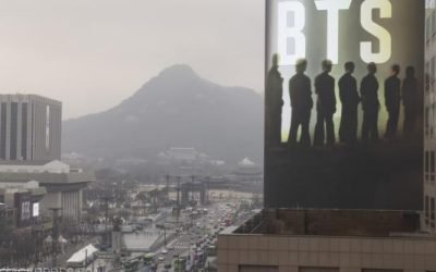 Revenirea trupei BTS, fenomen global al muzicii K-pop, în lumina reflectoarelor după o pauză de câțiva ani a stârnit recent un val de entuziasm în rândul fanilor și experților industriei muzicale