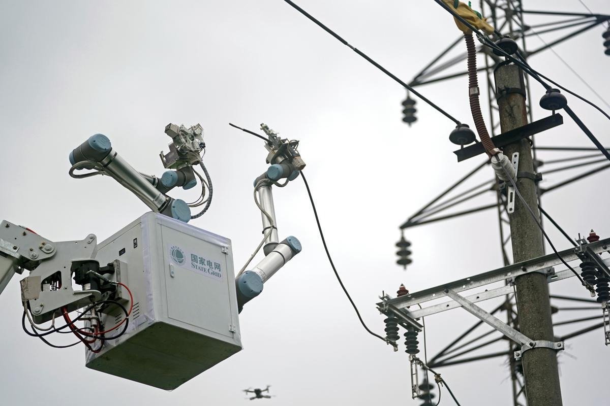 Robotul care schimbă regulile meseriei de electricien Într-un peisaj tehnologic în rapidă evoluție, automatizarea infrastructurilor energetice dă semne clare de transformare