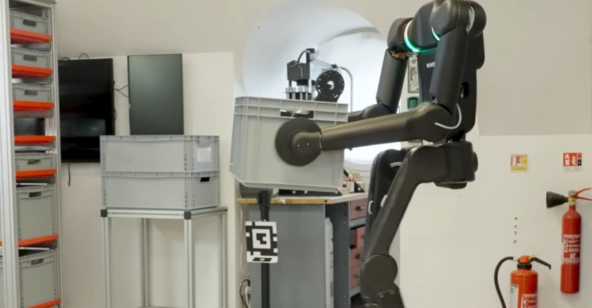 Renault anunță un pas major în digitalizarea și automatizarea procesului de producție, cu planuri de a integra roboți umanoizi în fabricile sale din Europa și, în cele din urmă, în uzinele Dacia din România