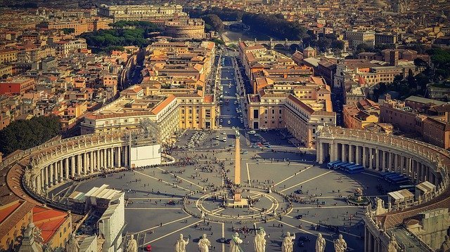 Autoritățile din Liban solicită intervenția Vaticanului pentru protejarea comunităților creștine de la frontieră cu Israelul Criza congregată în regiunea de frontieră dintre Liban și Israel s-a intensificat în ultimele zile, după un eveniment tragic care a stârnit îngrijorări majore privind siguranța comunităților creștine din sudul Libanului